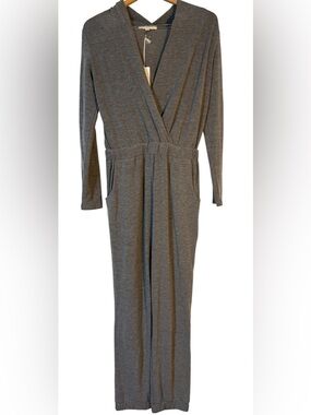 Grade & Gather gray one piece pants suit v-neck romper size medium new with tags